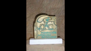 trofeo de cerámica artesanal