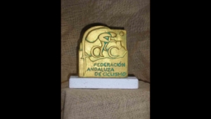 trofeo de cerámica artesanal